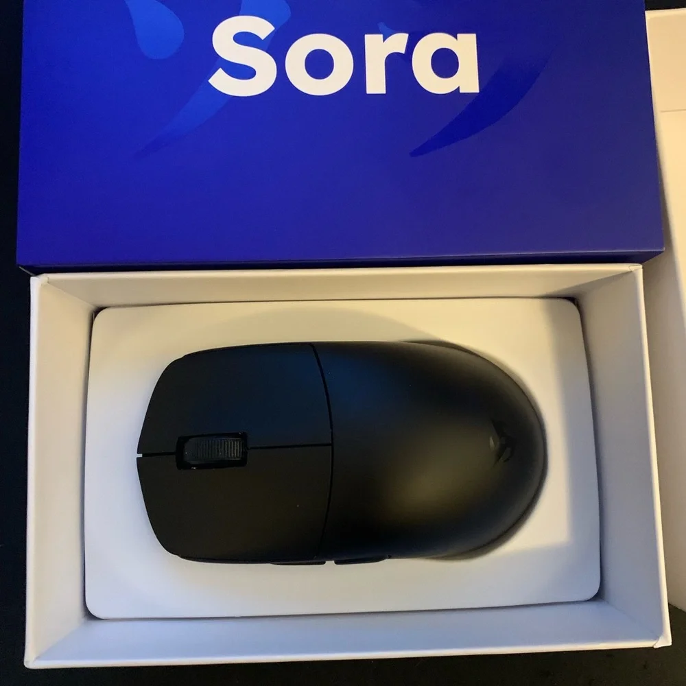Ninjutso Wireless Mouse in Black and White